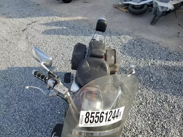 2001 Suzuki VL1500