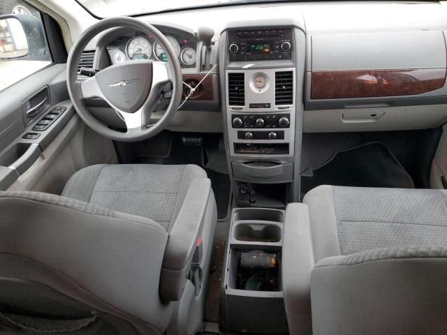 2009 Chrysler Town & Country LX