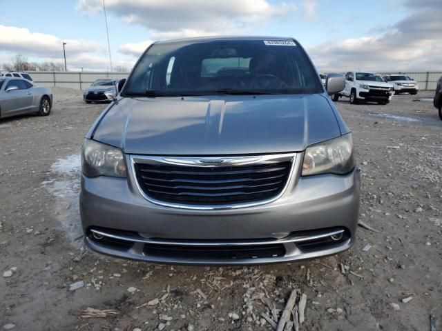 2014 Chrysler Town & Country S