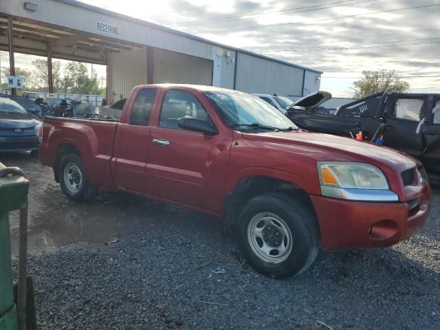 2007 Mitsubishi Raider LS