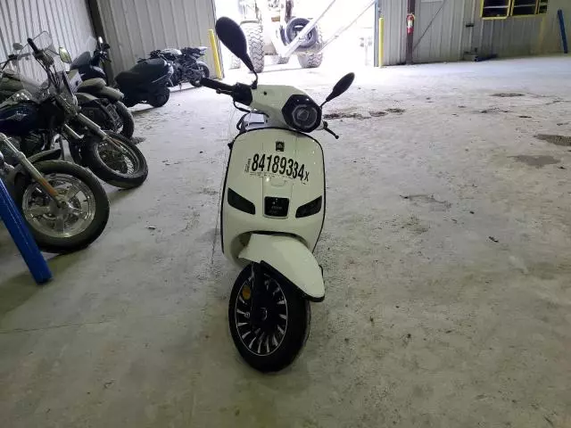 2024 Moped Moped