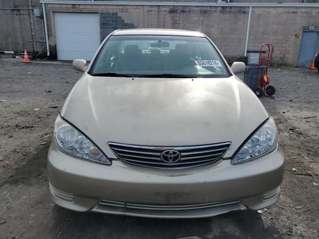 2005 Toyota Camry LE