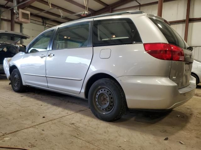 2004 Toyota Sienna CE