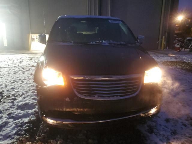 2013 Chrysler Town & Country Touring L