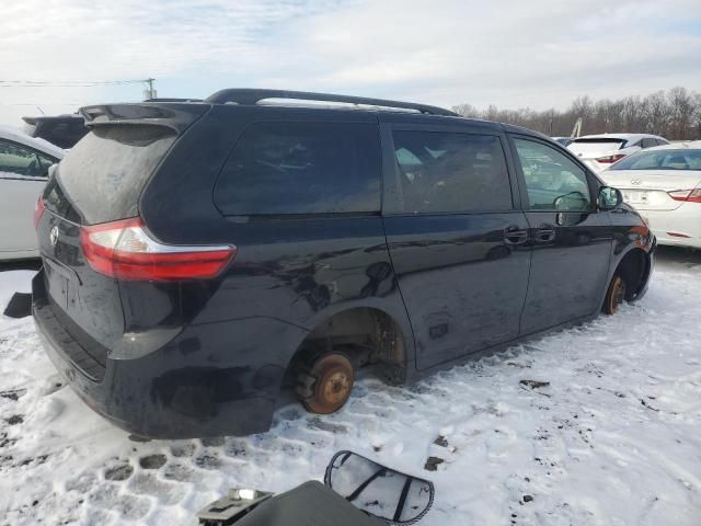 2016 Toyota Sienna LE