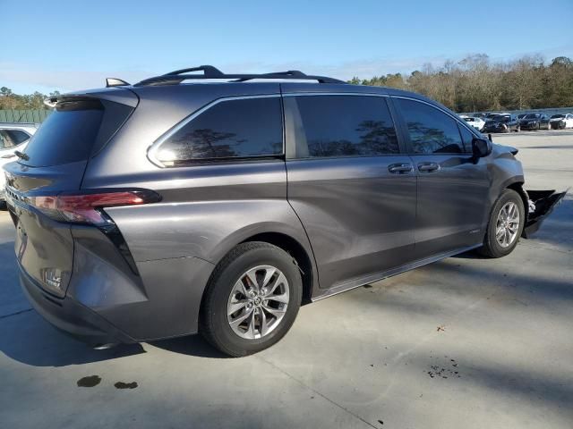 2021 Toyota Sienna LE