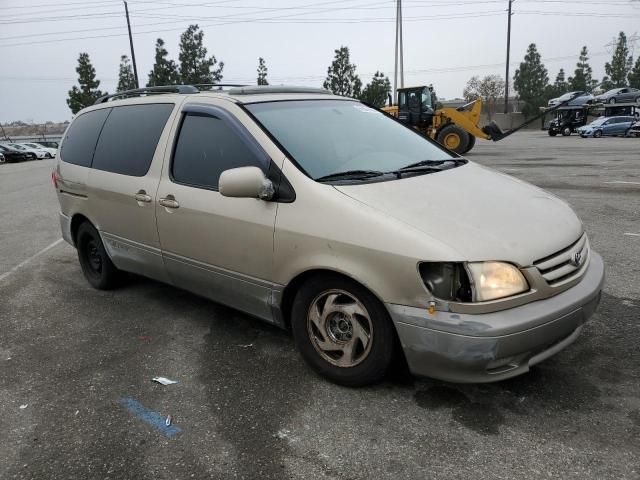 2001 Toyota Sienna LE