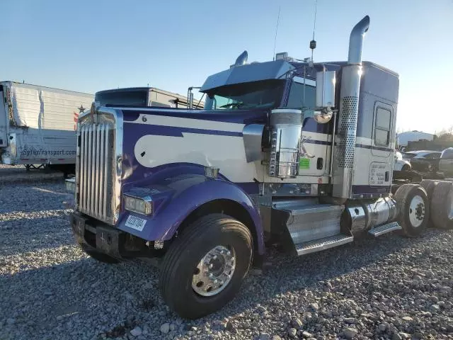 2015 Kenworth Construction W900