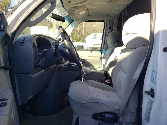 2007 Ford Econoline E350 Super Duty Cutaway Van