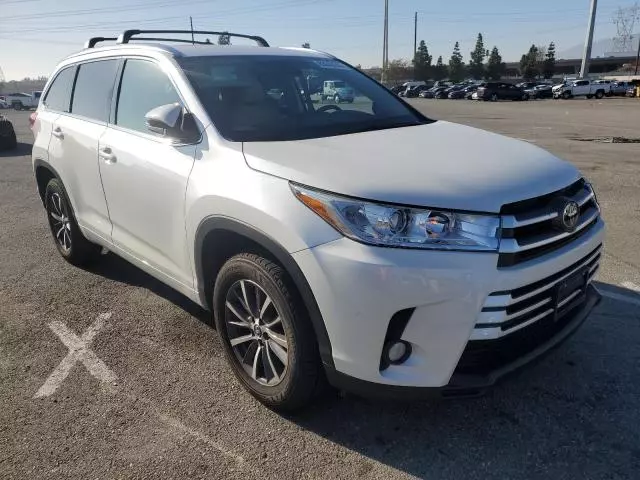 2018 Toyota Highlander SE