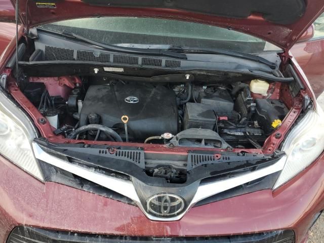 2018 Toyota Sienna LE