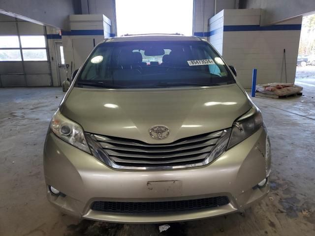 2016 Toyota Sienna XLE