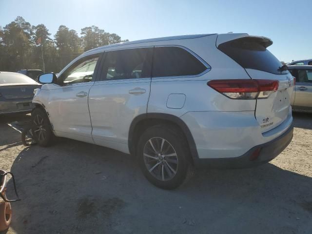 2017 Toyota Highlander SE