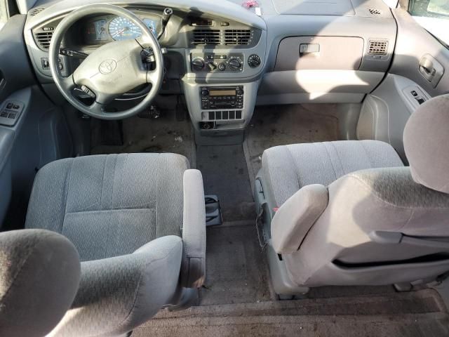 2002 Toyota Sienna CE