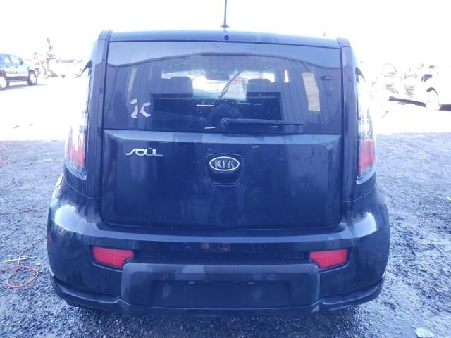 2011 KIA Soul +