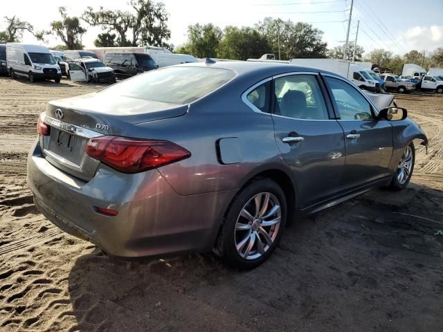 2017 Infiniti Q70 3.7