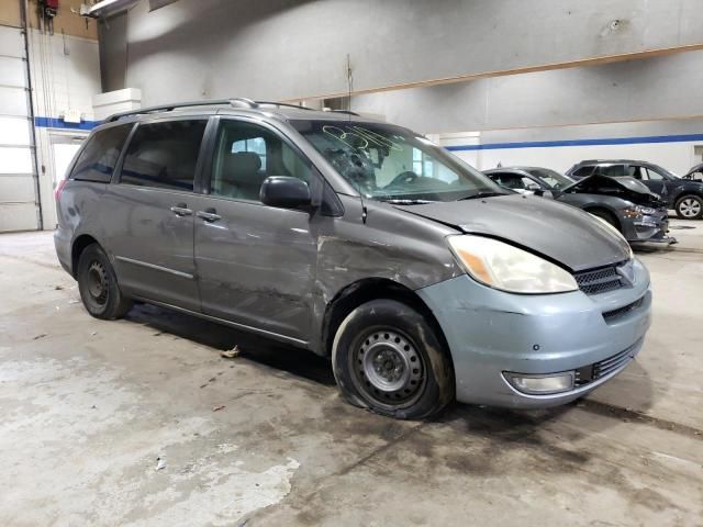 2004 Toyota Sienna CE