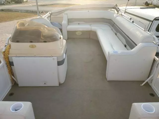 2005 Starcraft Co Boat With Trailer