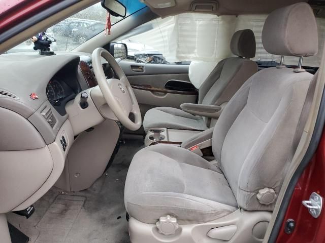 2004 Toyota Sienna CE