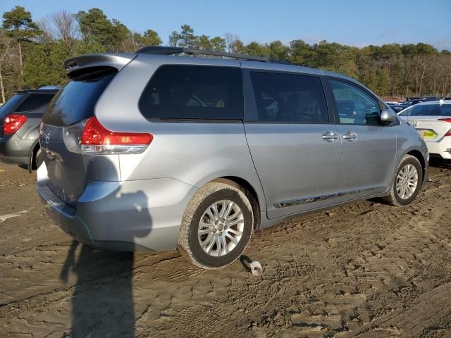 2012 Toyota Sienna XLE