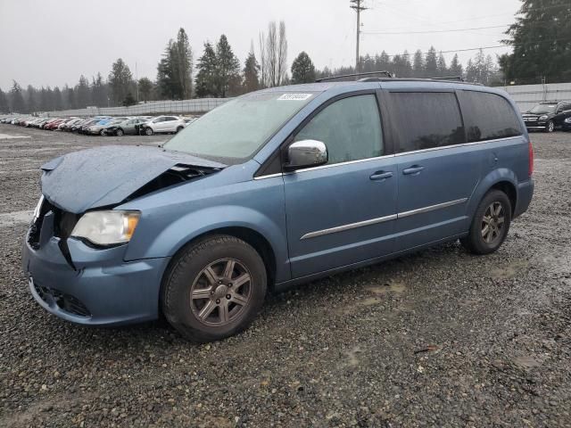 2011 Chrysler Town & Country Touring L