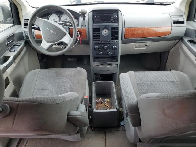 2008 Chrysler Town & Country LX