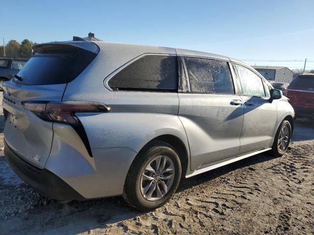 2023 Toyota Sienna LE