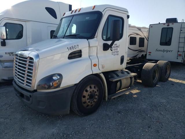 2016 Freightliner Cascadia 113