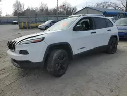 Vehiculos salvage en venta de Copart Wichita, KS: 2016 Jeep Cherokee Sport