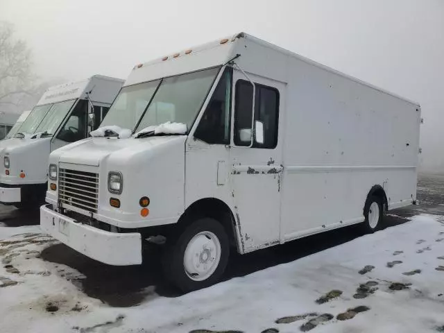 2006 Freightliner Chassis M Line WALK-IN Van