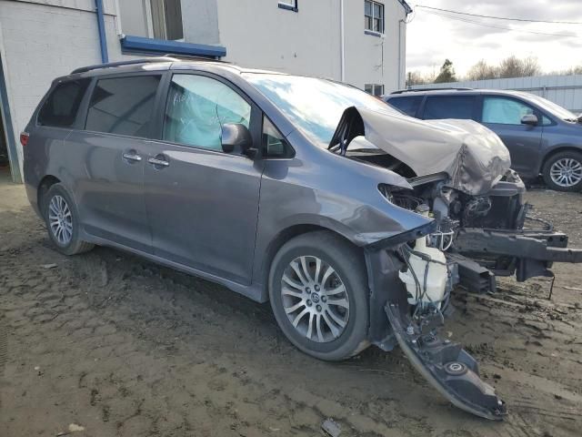 2018 Toyota Sienna XLE