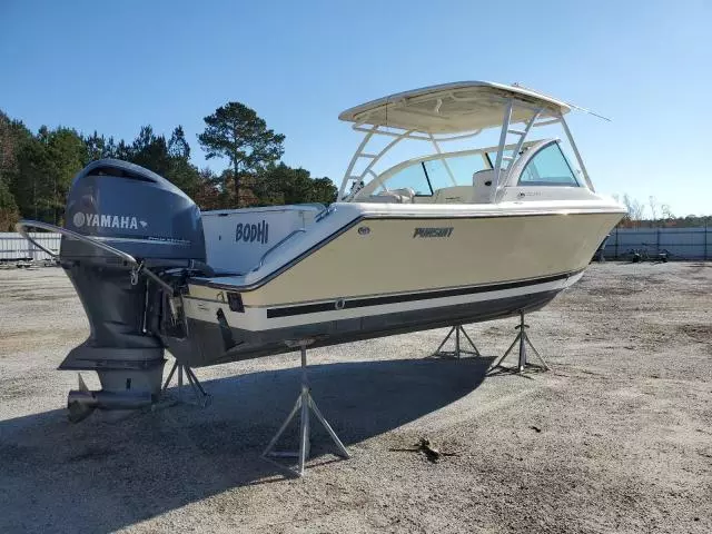 2014 Pursuit Boat