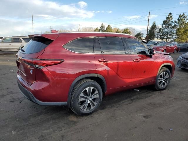 2022 Toyota Highlander Hybrid XLE