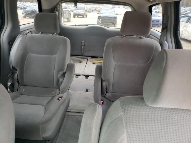 2005 Toyota Sienna CE