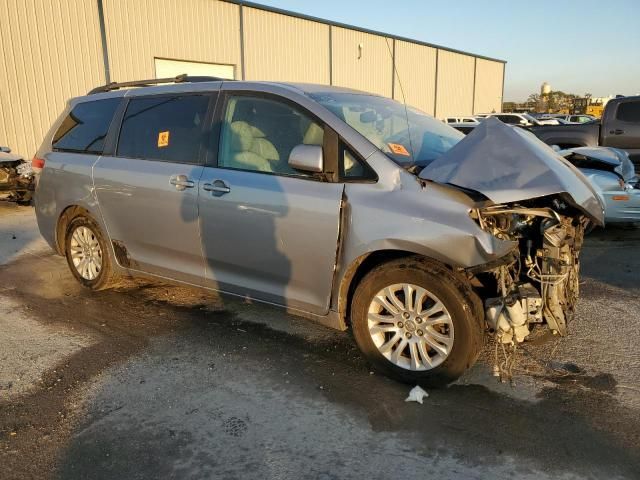 2011 Toyota Sienna XLE