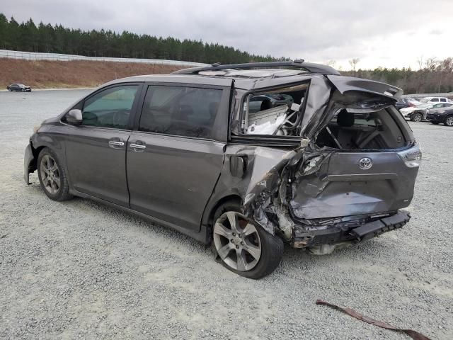 2013 Toyota Sienna Sport