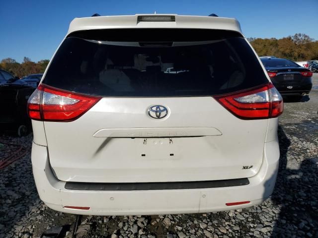 2018 Toyota Sienna XLE