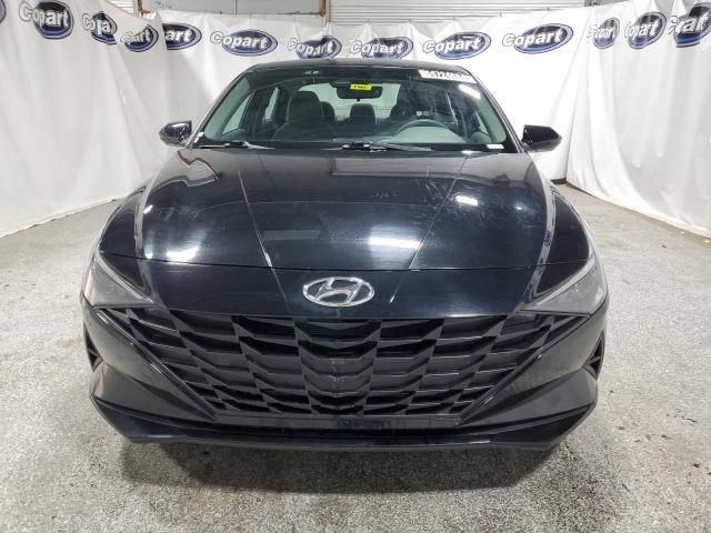 2021 Hyundai Elantra SE