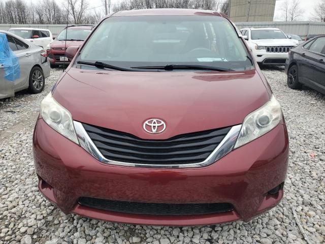 2013 Toyota Sienna LE