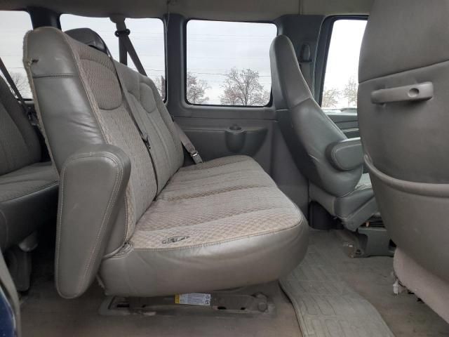 2004 Chevrolet Express G2500