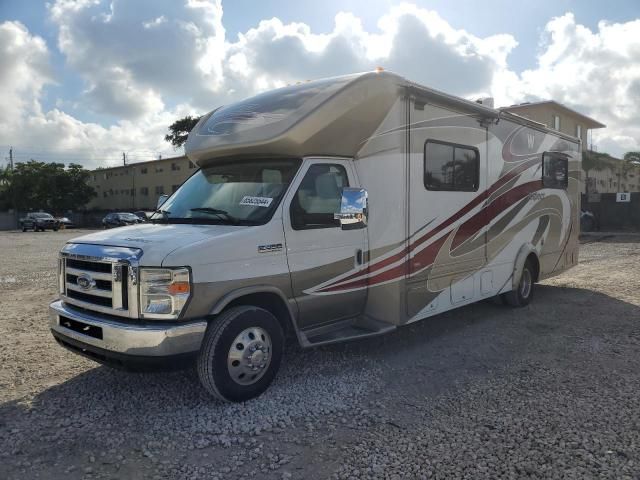 2013 Ford Econoline E450 Super Duty Cutaway Van