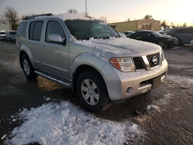 2005 Nissan Pathfinder LE