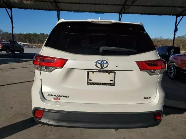 2019 Toyota Highlander SE