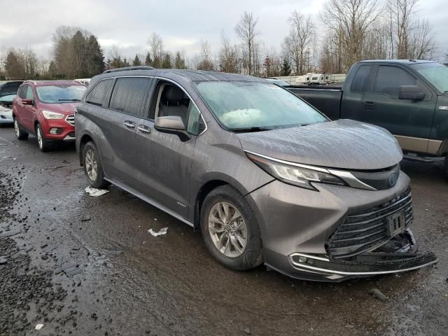 2021 Toyota Sienna XLE