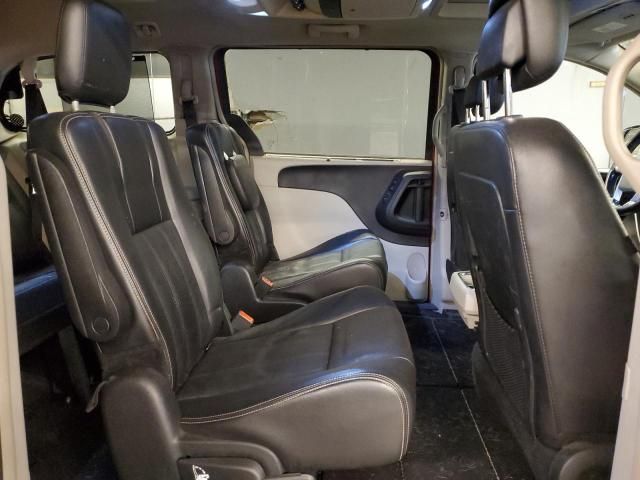 2013 Chrysler Town & Country Touring L