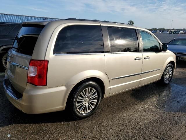 2013 Chrysler Town & Country Touring L