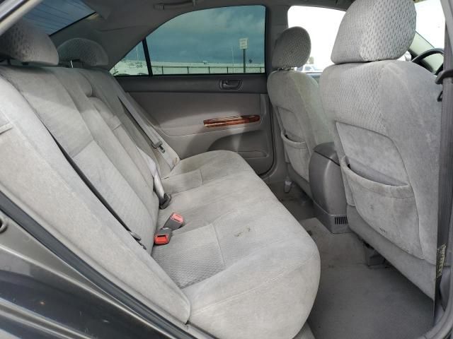 2004 Toyota Camry LE