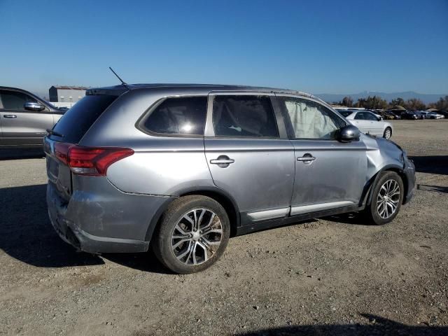 2016 Mitsubishi Outlander SE