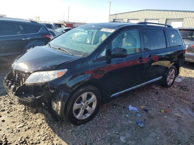 2017 Toyota Sienna LE