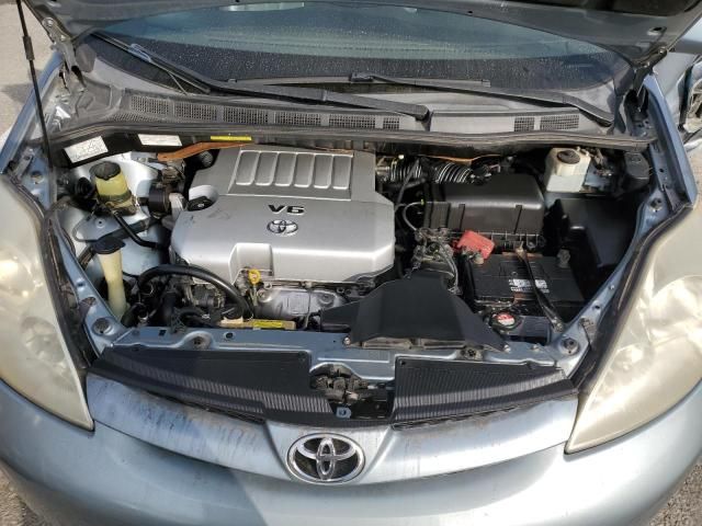 2010 Toyota Sienna XLE